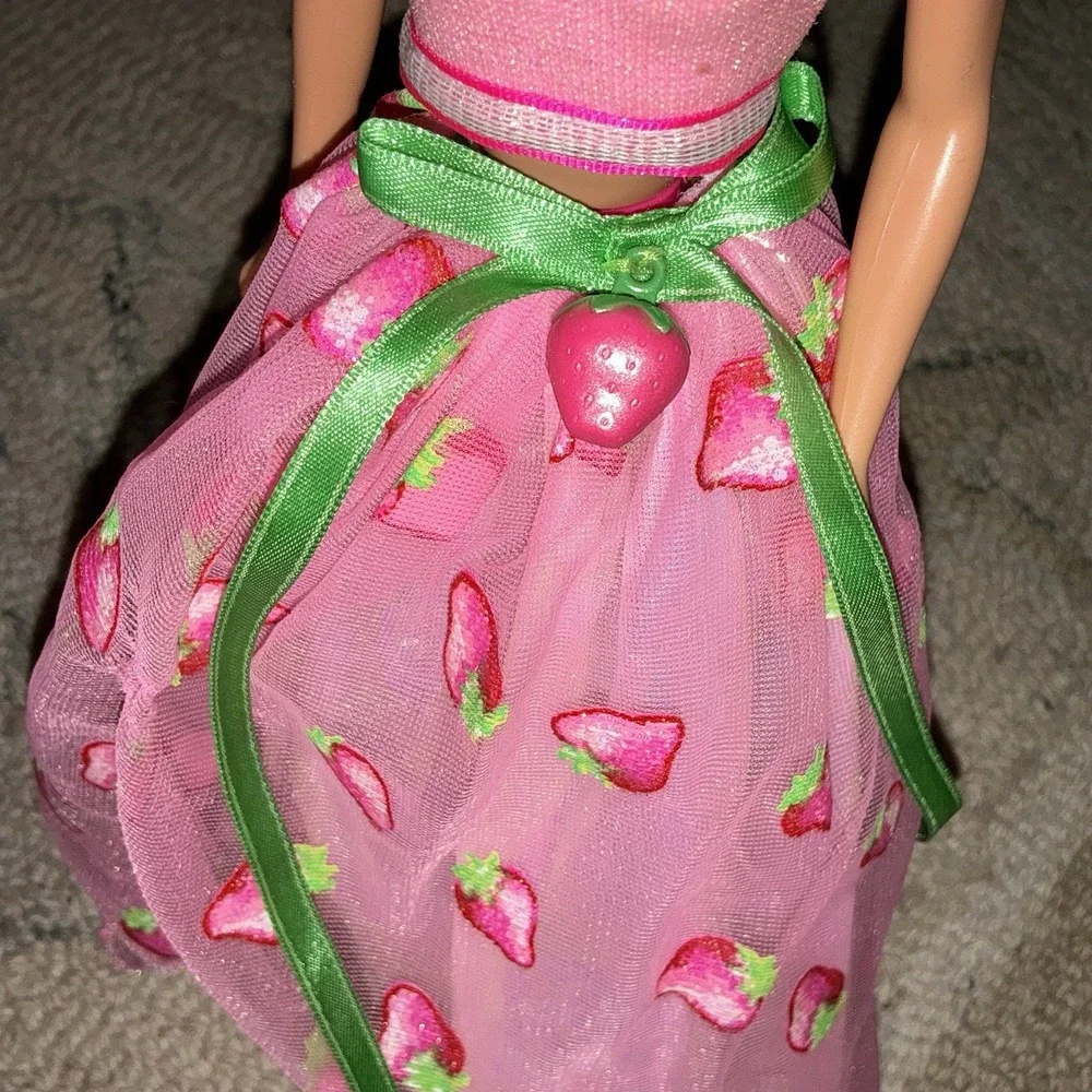 Strawberry Sorbet Barbie Avon Exclusive Special Edition 1998 90s Earrings Ring‎